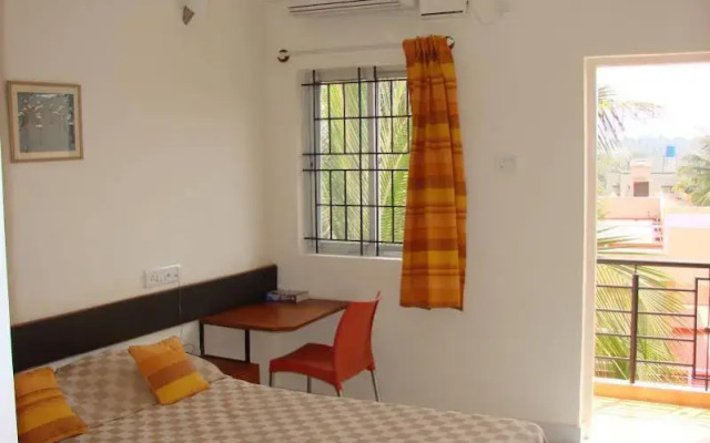 OYO 1356 Hotel Gokulam Compact