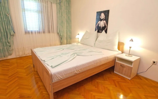 Apartment 1424