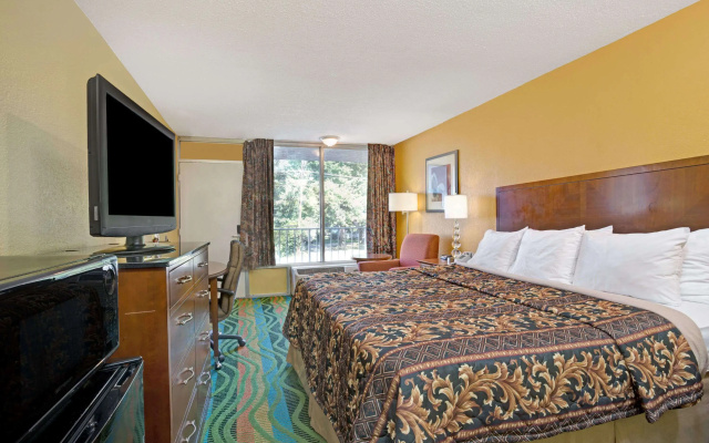 Days Inn by Wyndham Norfolk Military Circle