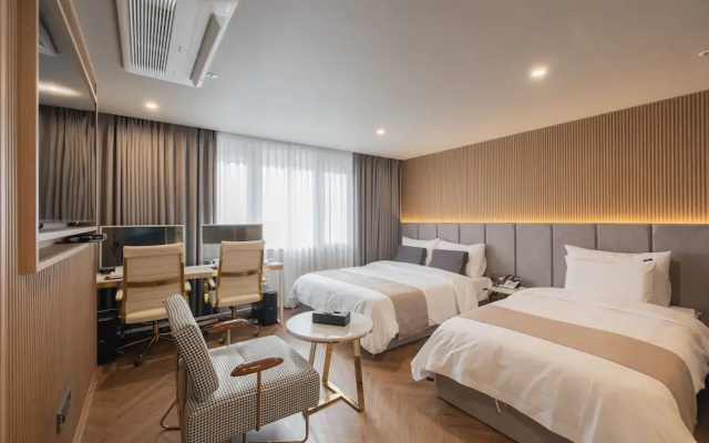 DongRae Denbasta Hotel