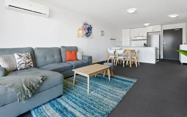 Executive and Spacious Apartment With Balcony