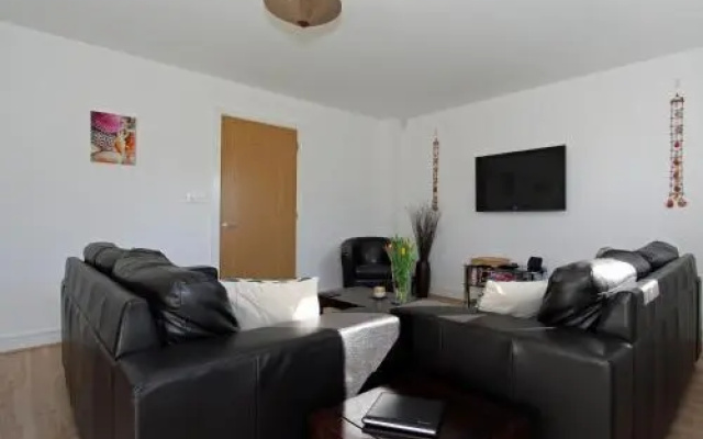 6 Jubilee Close