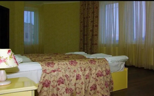 Hotel Deluxe
