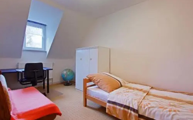 4 Private Single Rooms (4791)
