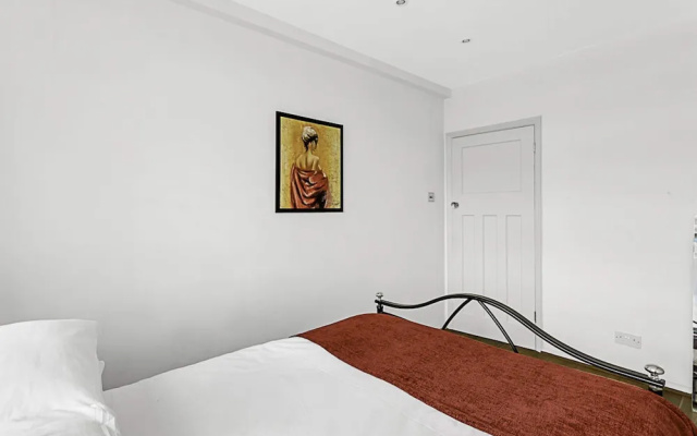 1-bed London Bliss: Putney Gem