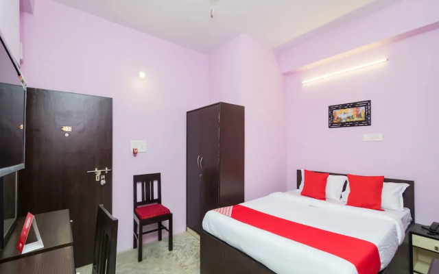 OYO 11379 Jams Guest House