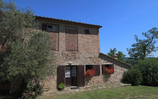 Farmhouse in Umbertide Near Lake Trasimeno