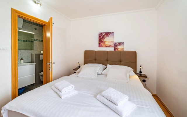 Nice Apartment in Krusevo With Jacuzzi, Wifi and 1 Bedrooms