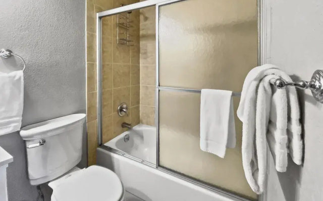 Beaver Ge 9-13 2 Bedroom Condo by Redawning