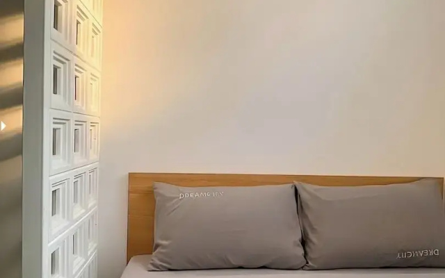 Alley Home & Apartment