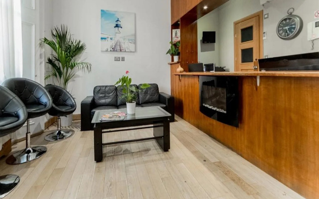 Imperial Court Suites