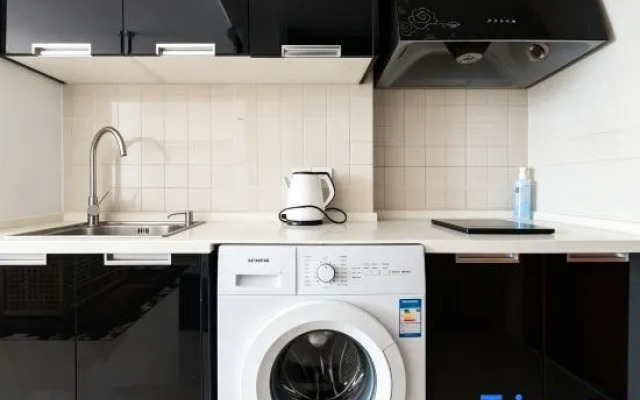 Ruolin Serviced View Apartment (Tanhualin and Jiyuqiao Dual Metro Station)