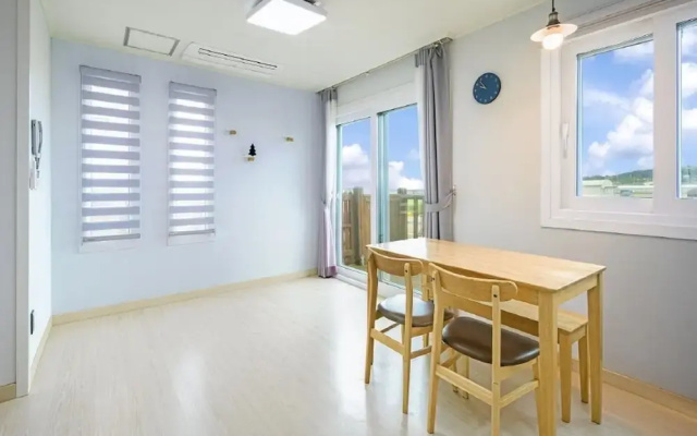 Jeju Gosanirang Pension