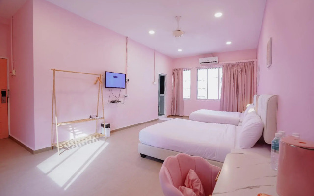Palette Pink Cabana George Town