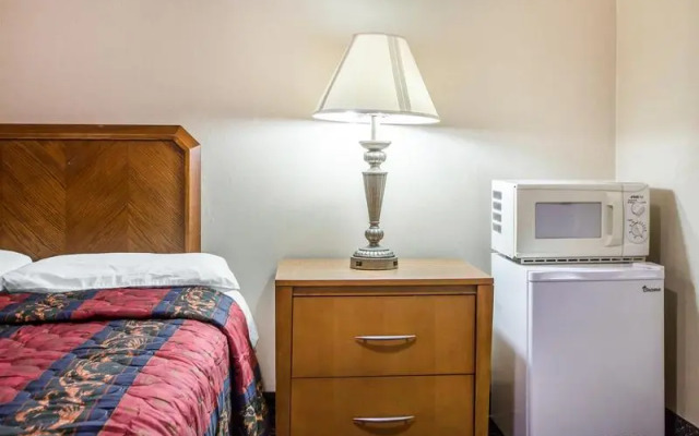 Economy Motel
