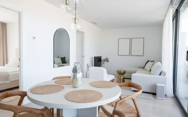 Stylish Luxury Suite With Terrace in Higueron
