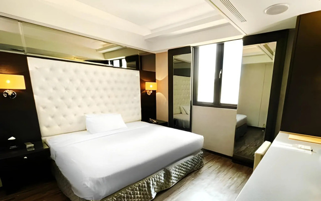 Royal Group Hotel Ho Yi Branch