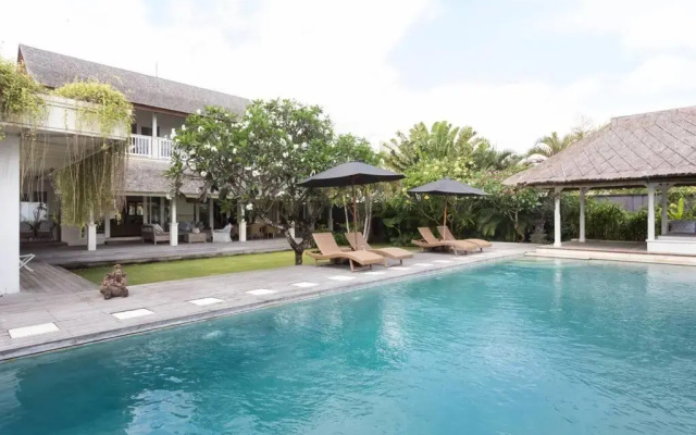 Villa Jasper at BERAWA beach
