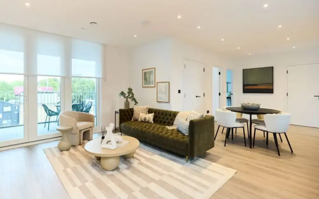 The Tottenham Retreat - Homely 2BDR Flat with Balcony