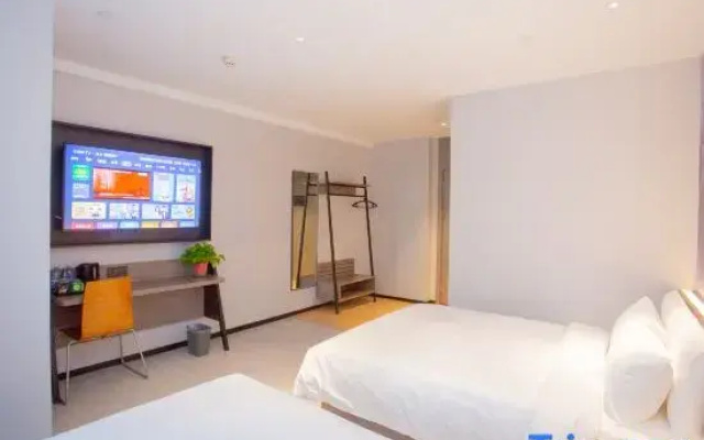 Rest Yizhi Hotel (Shijiazhuang North Station Heping West Road)