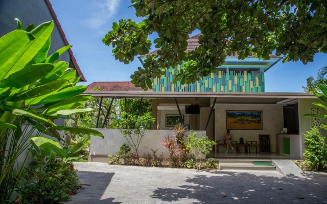 ZEN Rooms Legian Benesari 2