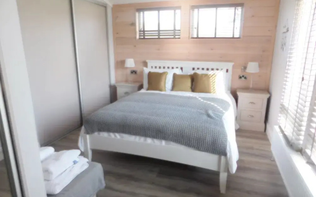 Spacious 2-bed Lodge in Bury Saint Edmunds