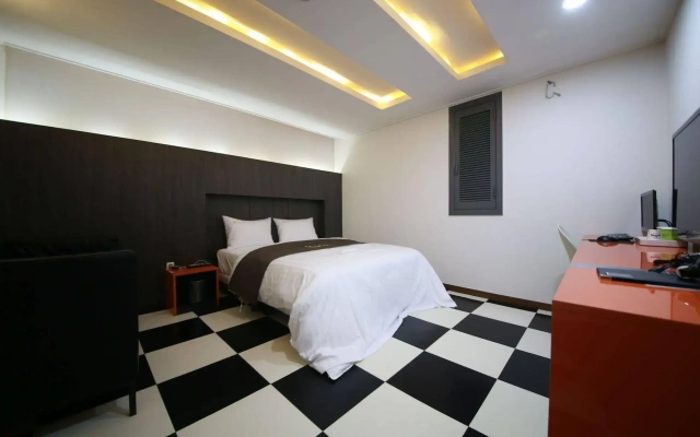 K Hotel