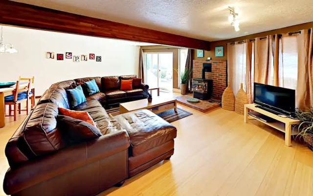6125 Short Ave House by RedAwning