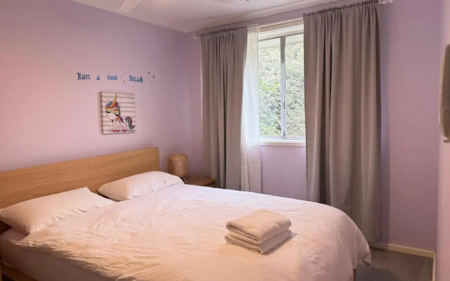 Scullin 3BR House, Free WiFi, Netflix, Parking