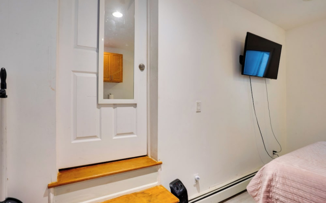 1 Mi to Linden Ave! Cozy Studio Stay in Elmont