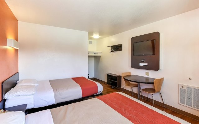 Отель Motel 6 Napa, CA США, Напа - отзывы, цены и фото номеров - забронировать отель Motel 6 Napa, CA онлайн комната для гостей