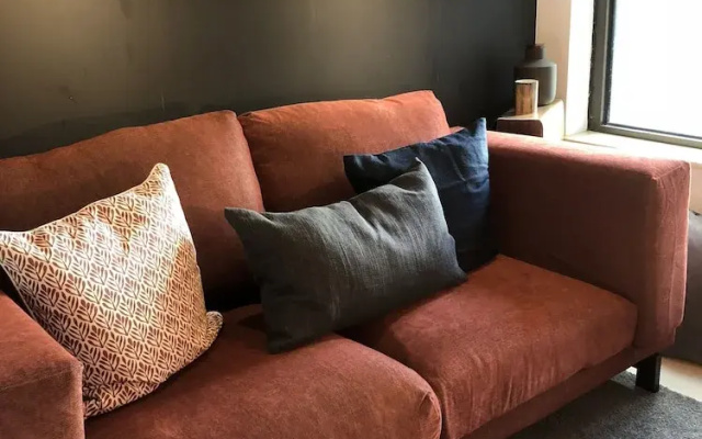 Henry's Apartment- Executive 717