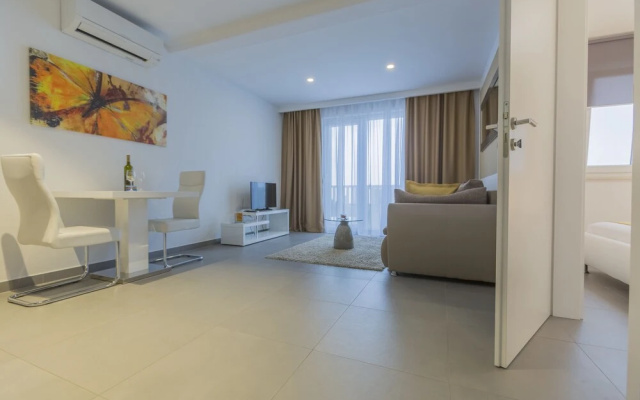 Lux Apartments