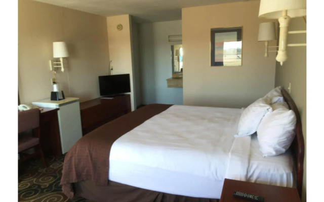 Americas Best Value Inn Elm Creek