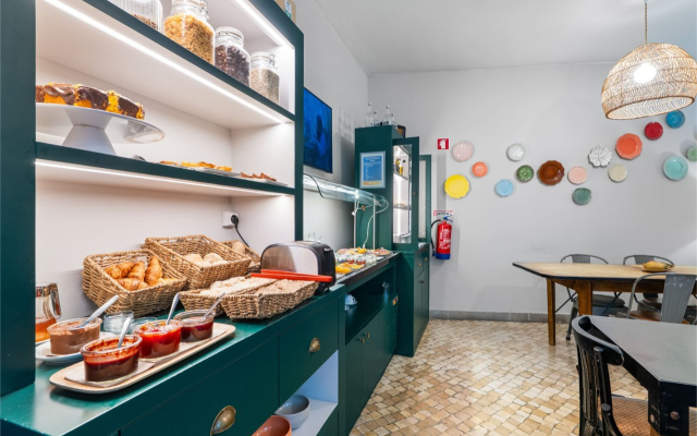 Casa do Bairro by Shiadu