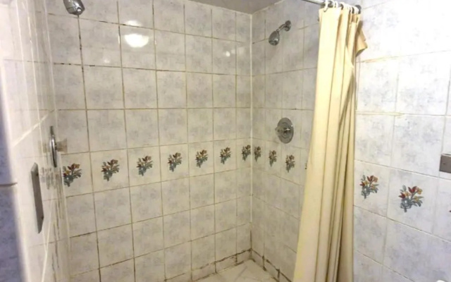 Saratoga Motel By Capital O Near Midway Airport Chicago IL