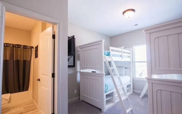 Whole In One 12 Bedroom Condo
