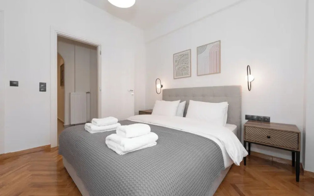 Kolonaki Elegant Apartment with Balcony