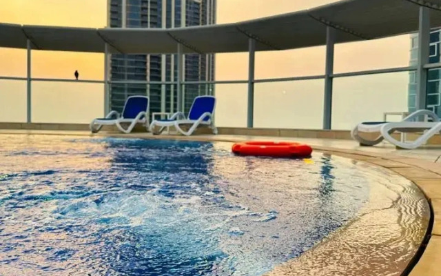 Квартира Luxry Full Marina View & RoofTop Pool