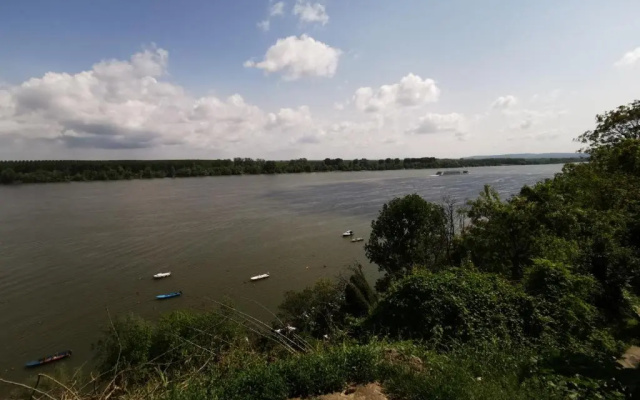 Gardos riverview