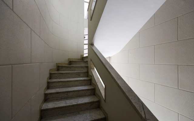 Suitelowcost Sforza