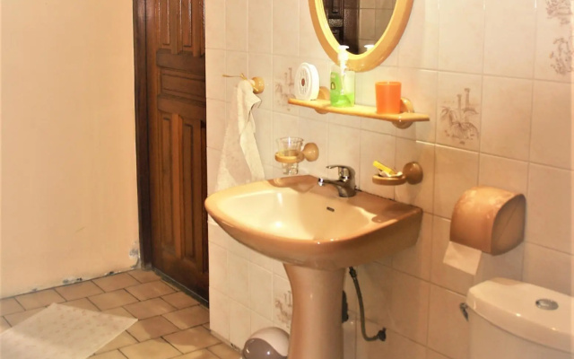 Tahiti - Sanny's Place Room & Pool