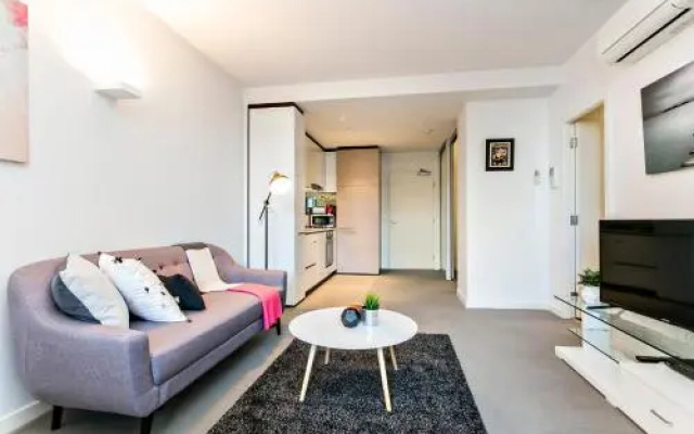 Complete Host Leopold Apartments