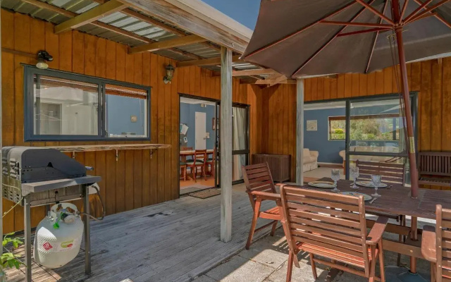 Sundaze - Hahei Holiday Home