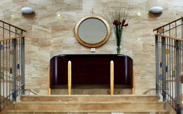 Hotel 365