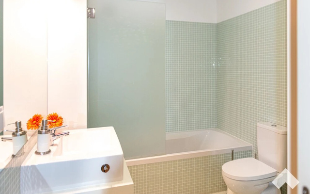 Bianc1 · Light-Filled Apartment With Garden Downtown