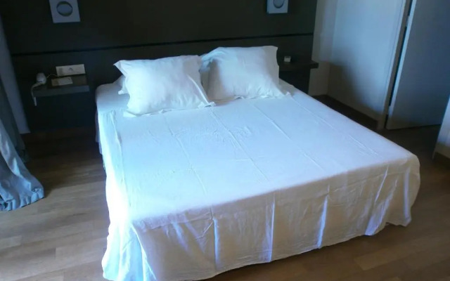 Bor Hôtel & Restaurant - Plage privée