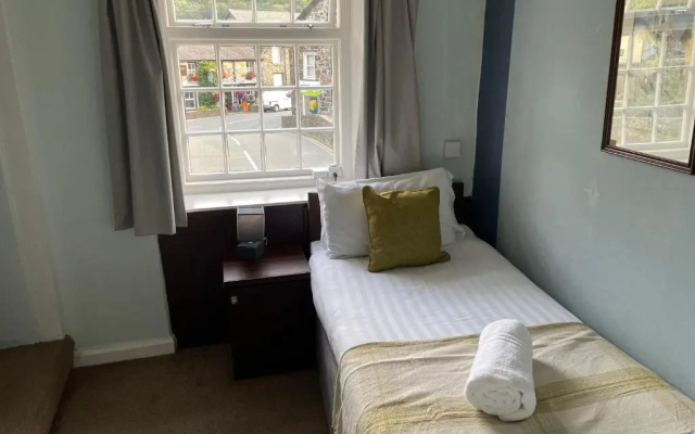 Prince Llewelyn Hotel
