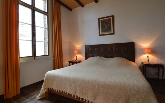 Vintage Mansion in Hoogstraten with Garden
