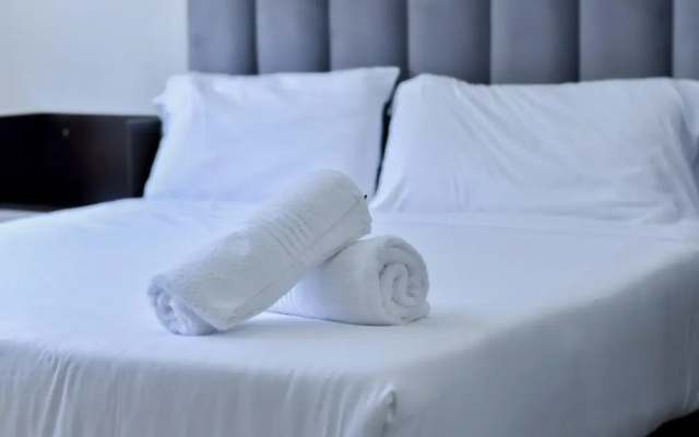 Bayside Suites Hotel